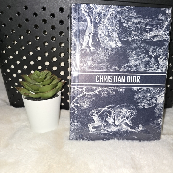 Christian Dior Holiday Notebook NWOT - Picture 2 of 4